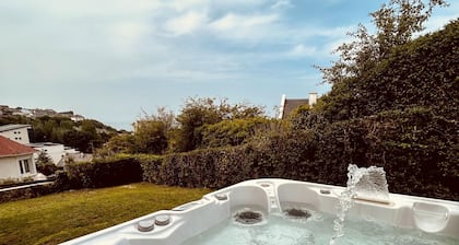 Casa Antoine 15pers : sea view, 10 min walk to the beach