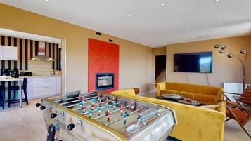 Cheminée, table de tennis de table