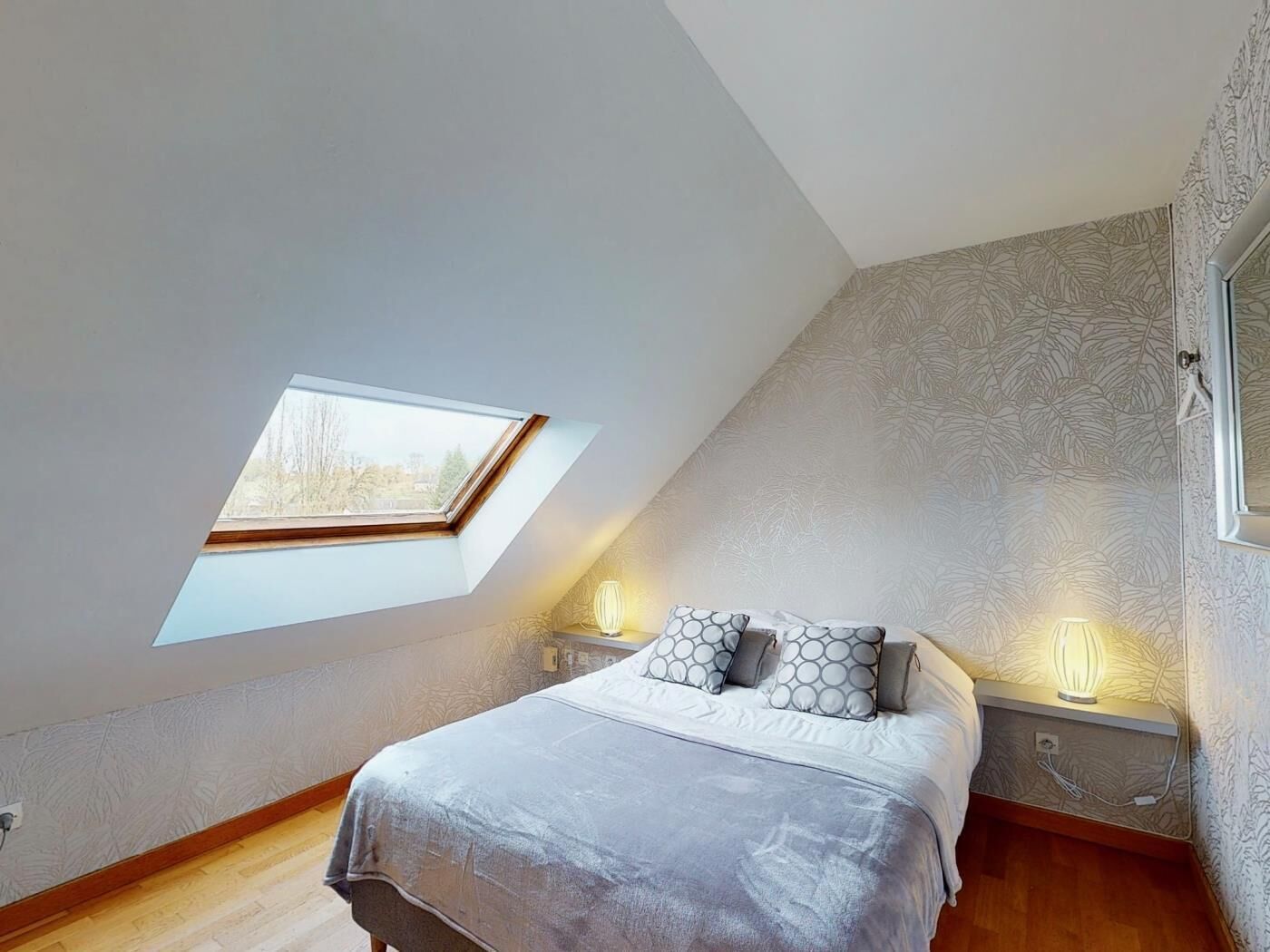 6 bedrooms, iron/ironing board, WiFi
