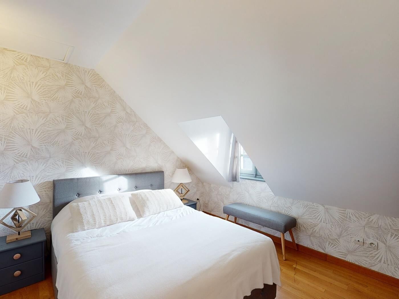 6 bedrooms, iron/ironing board, Internet