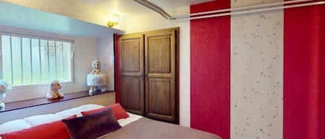 7 camere, ferro/asse da stiro, Wi-Fi