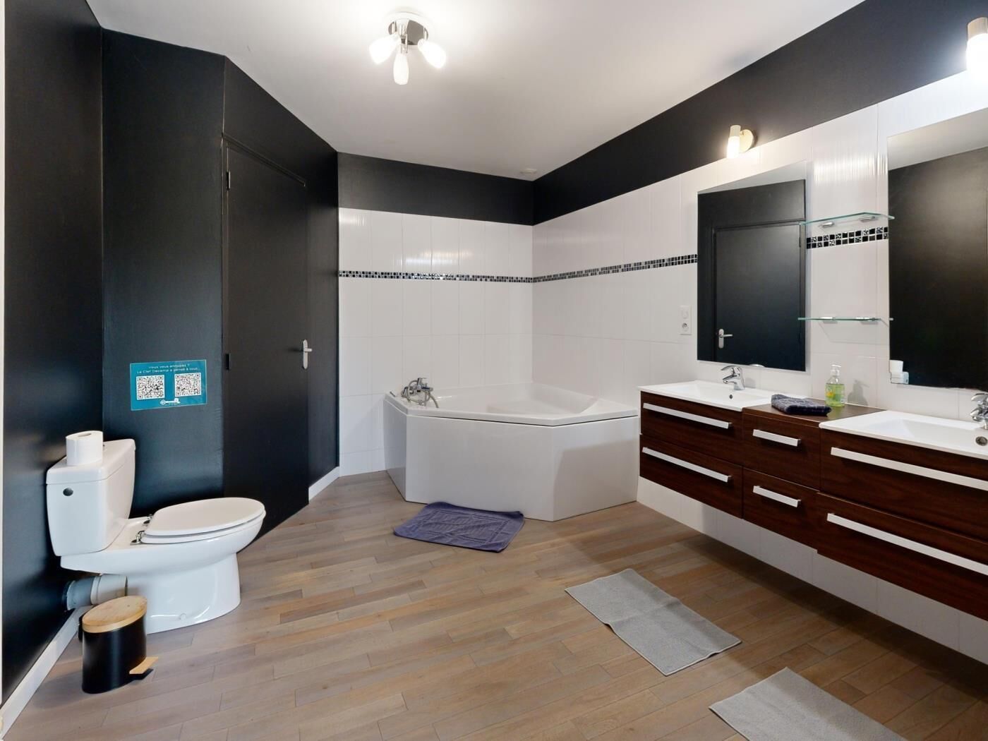Bathtub, hair dryer