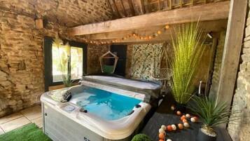 Bañera de hidromasaje interior