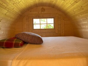 7 bedrooms, iron/ironing board, Internet