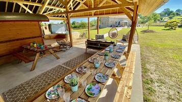 Outdoor dining
