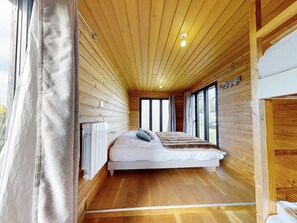 9 多间卧室、熨斗/熨衣板、上网接入