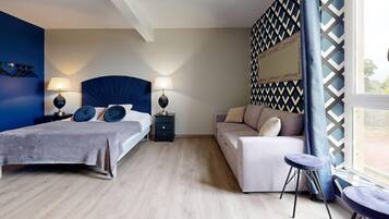 9 bedrooms, iron/ironing board, Internet