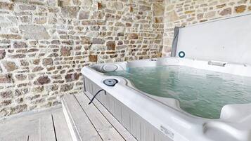 Tina de hidromasaje interior