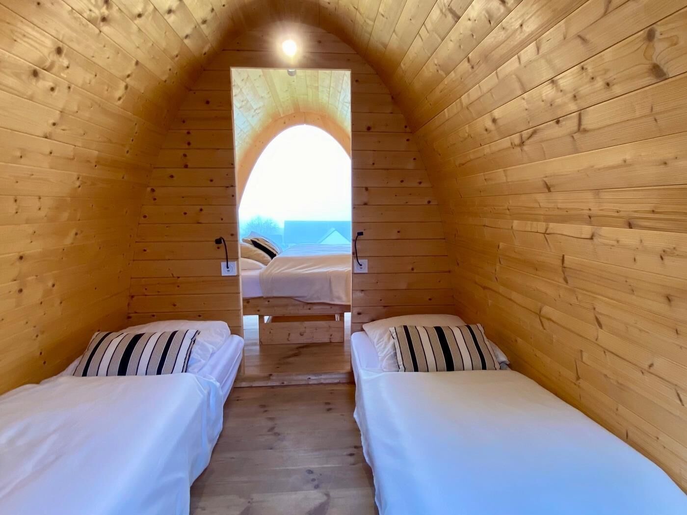 7 habitaciones, tabla de planchar con plancha y wifi 