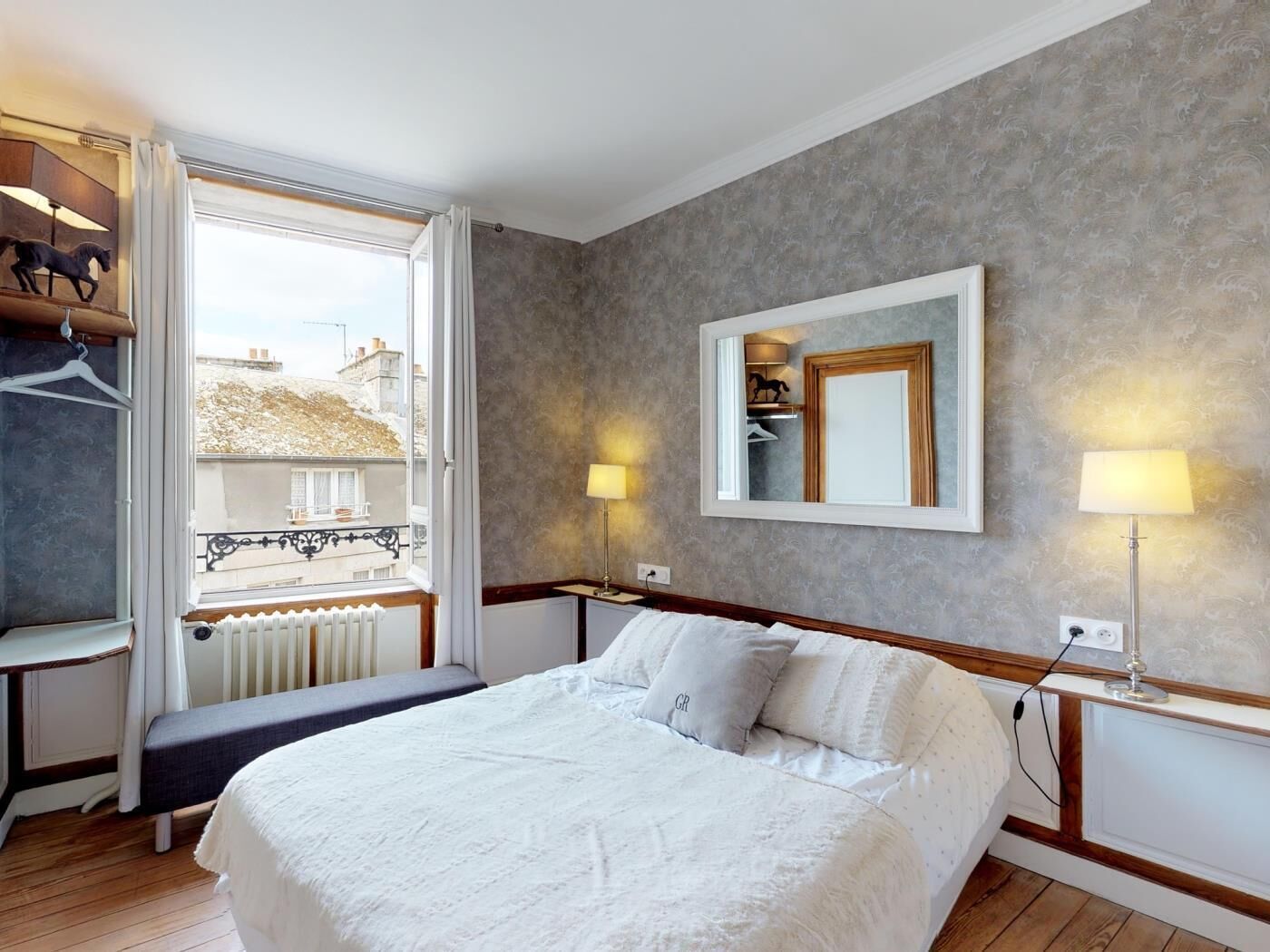 8 bedrooms, iron/ironing board, Internet