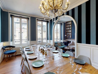 Villa · Villedieu-les-Poêles · ★3,91 · 8 dormitorios · 8 camas · 6 baños