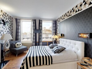 8 chambres, fer et planche Ă repasser, accĂšs Internet