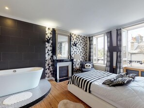 1 bedroom, WiFi - Villa Dei 15 people : spa, Baby-foot, 30 min sea (Villedieu-les-Poêles)