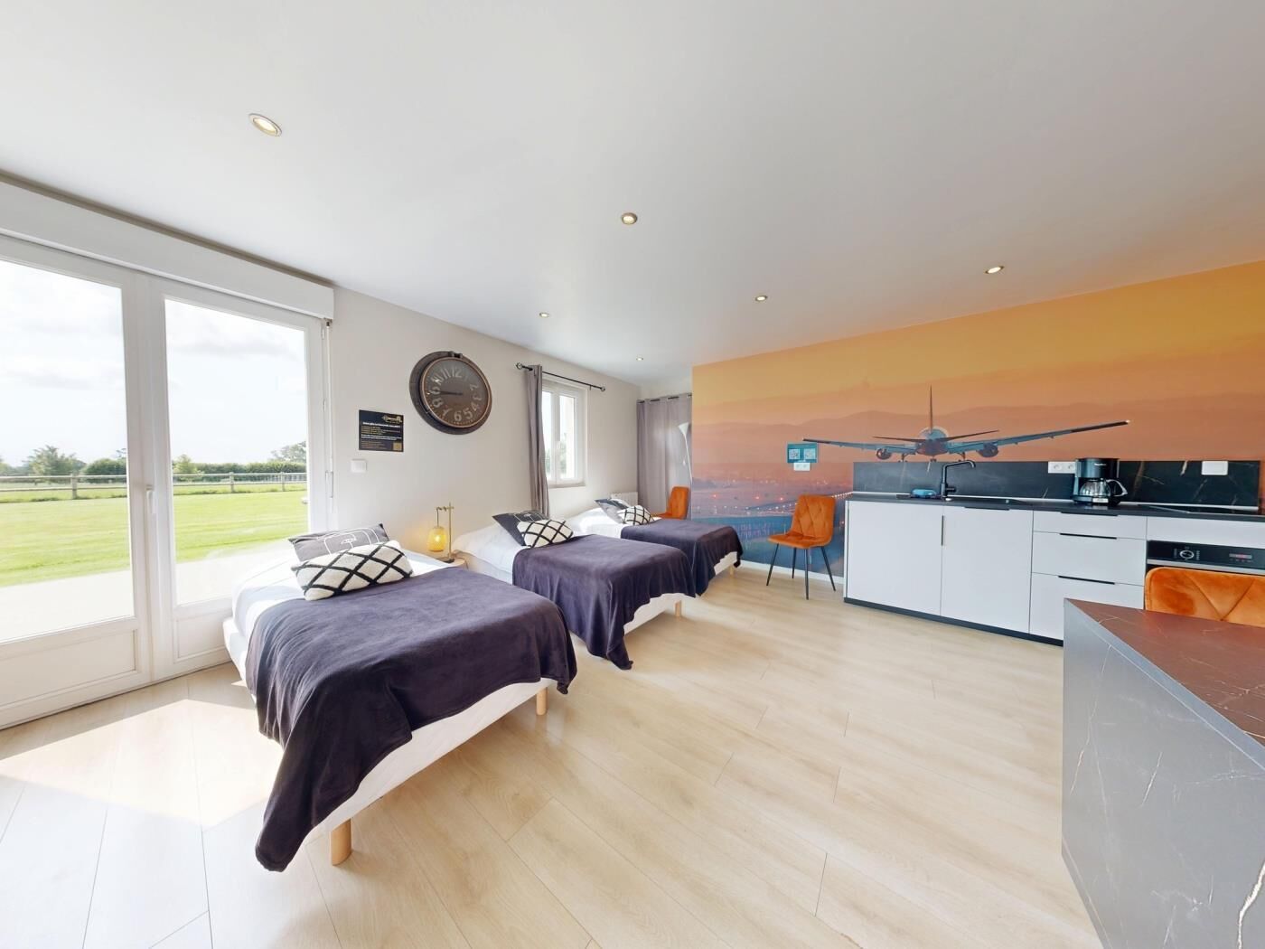 8 bedrooms, Internet