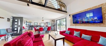 Concorde Aérogare 25 people 2 Cottage : jacuzzi baby airhockey