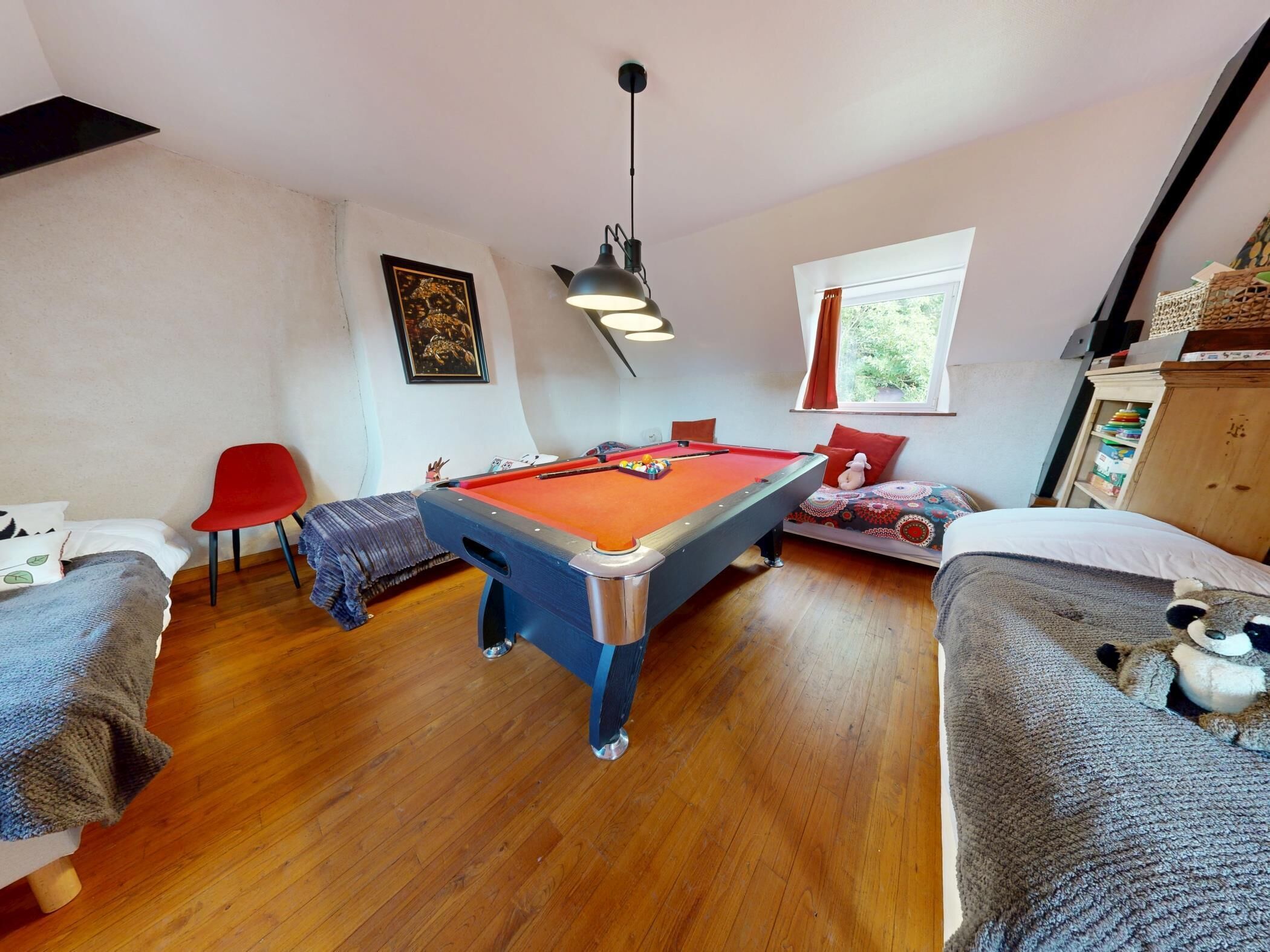 8 bedrooms, internet