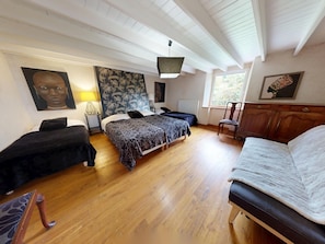 8 Schlafzimmer, WLAN