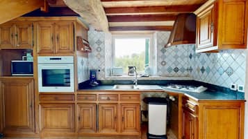 Réfrigérateur, micro-ondes, four, lave-vaisselle