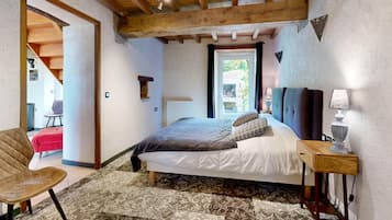 8 Schlafzimmer, Internetzugang