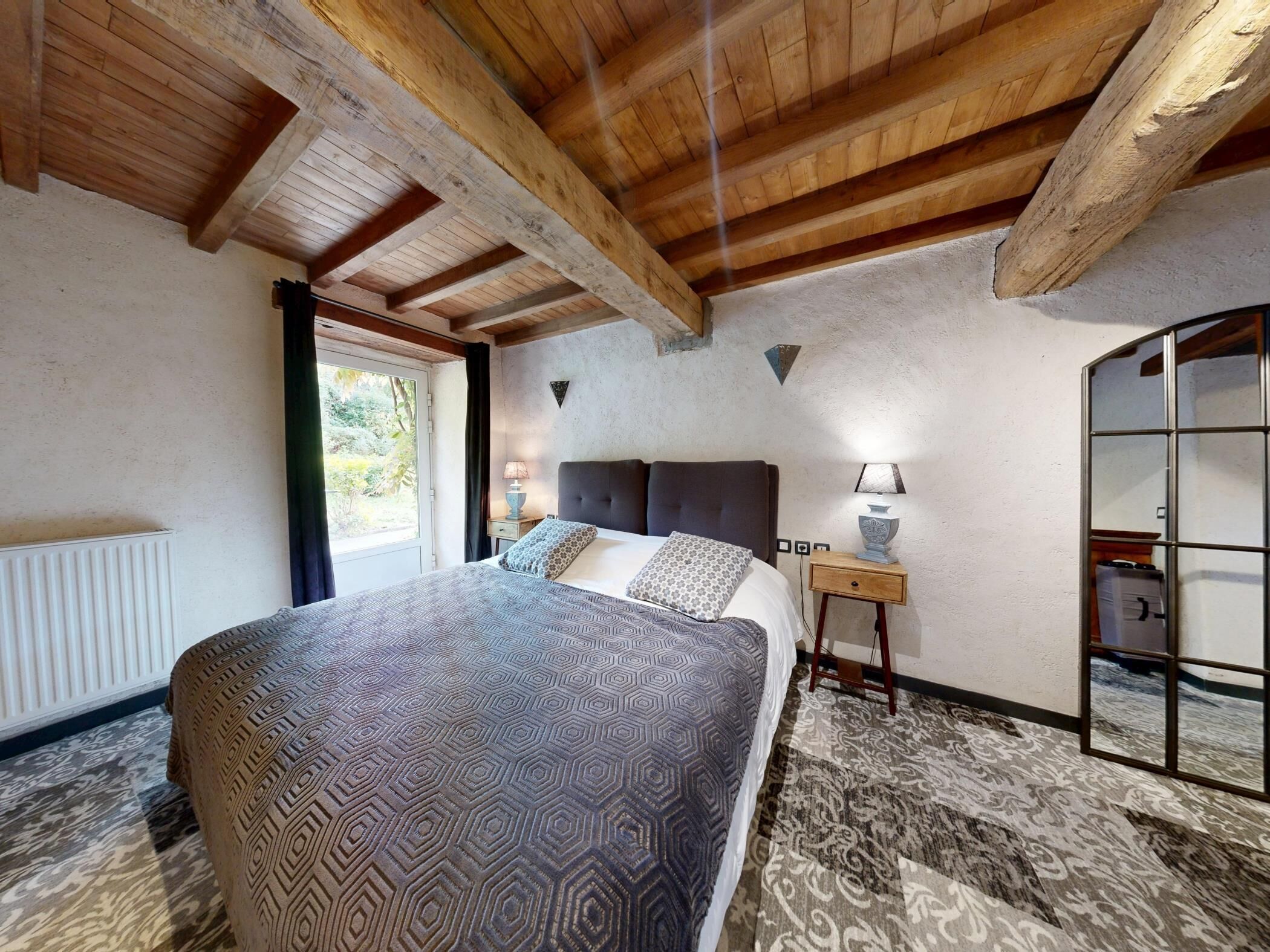 8 bedrooms, Internet