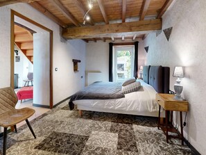 8 chambres, accès Internet
