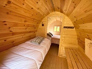 10 bedrooms, iron/ironing board, WiFi - Auberge St Vincent Diligence 35 people 2 Cottage : jacuzzi games (Braffais – Le Parc)