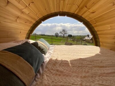 Auberge St Vincent Diligence 35 people 2 Cottage : jacuzzi games