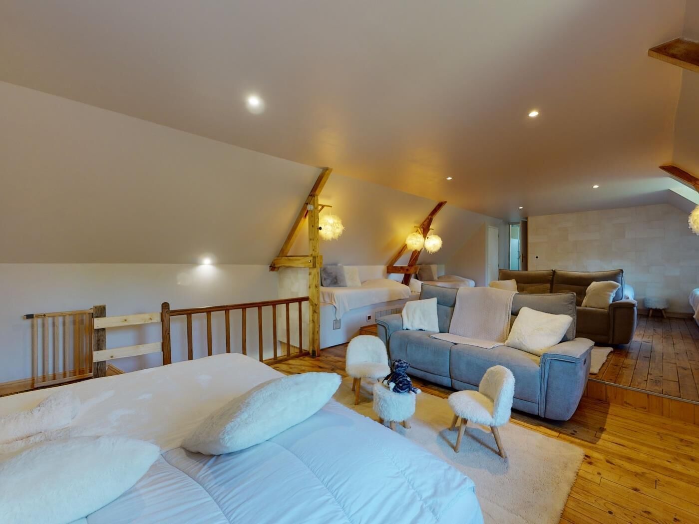 11 bedrooms, iron/ironing board, Internet