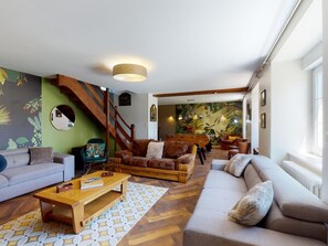 TV, fireplace, table tennis
