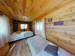 11 bedrooms, iron/ironing board, internet