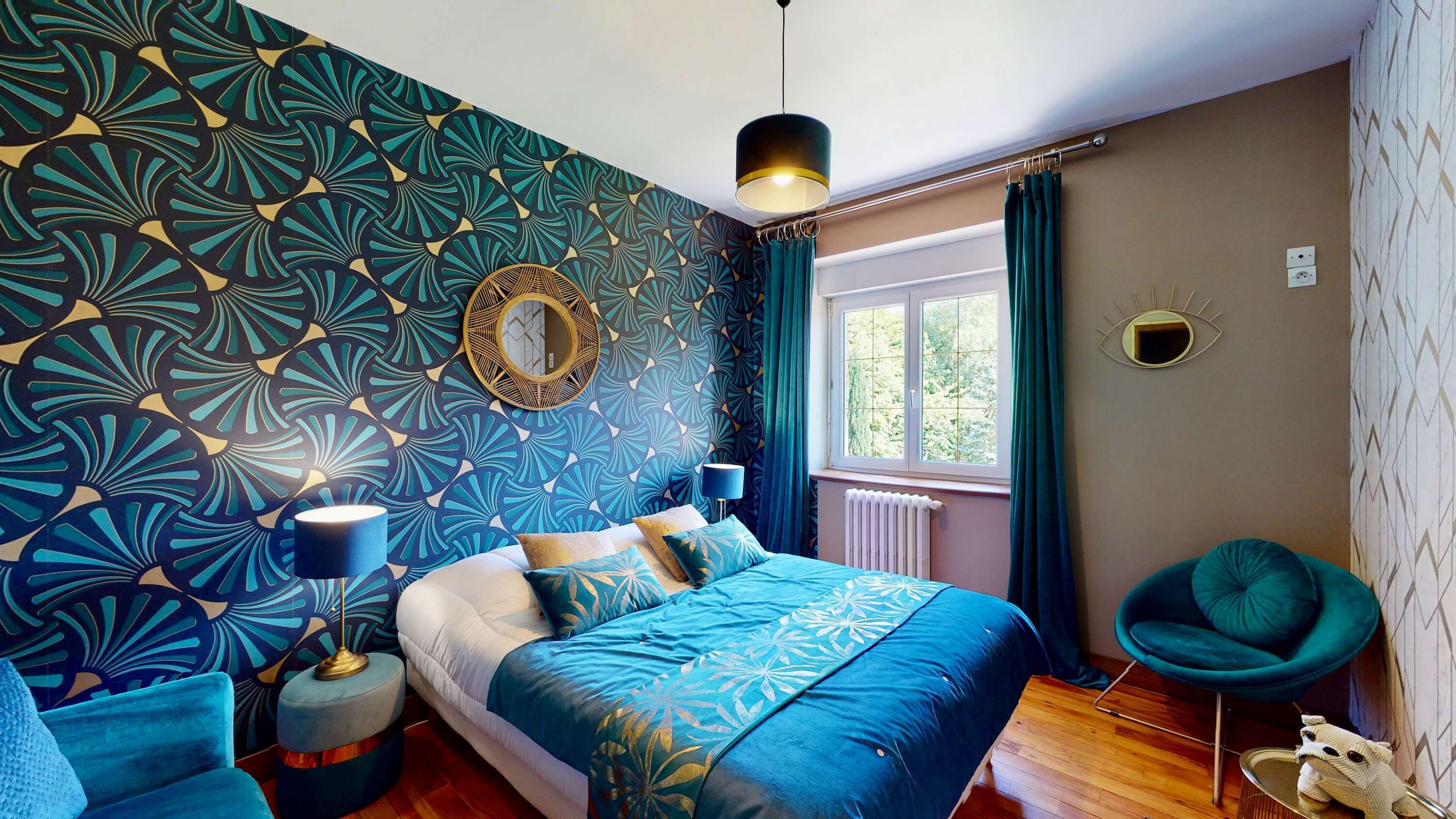 10 slaapkamers, een strijkplank/strijkijzer, wifi