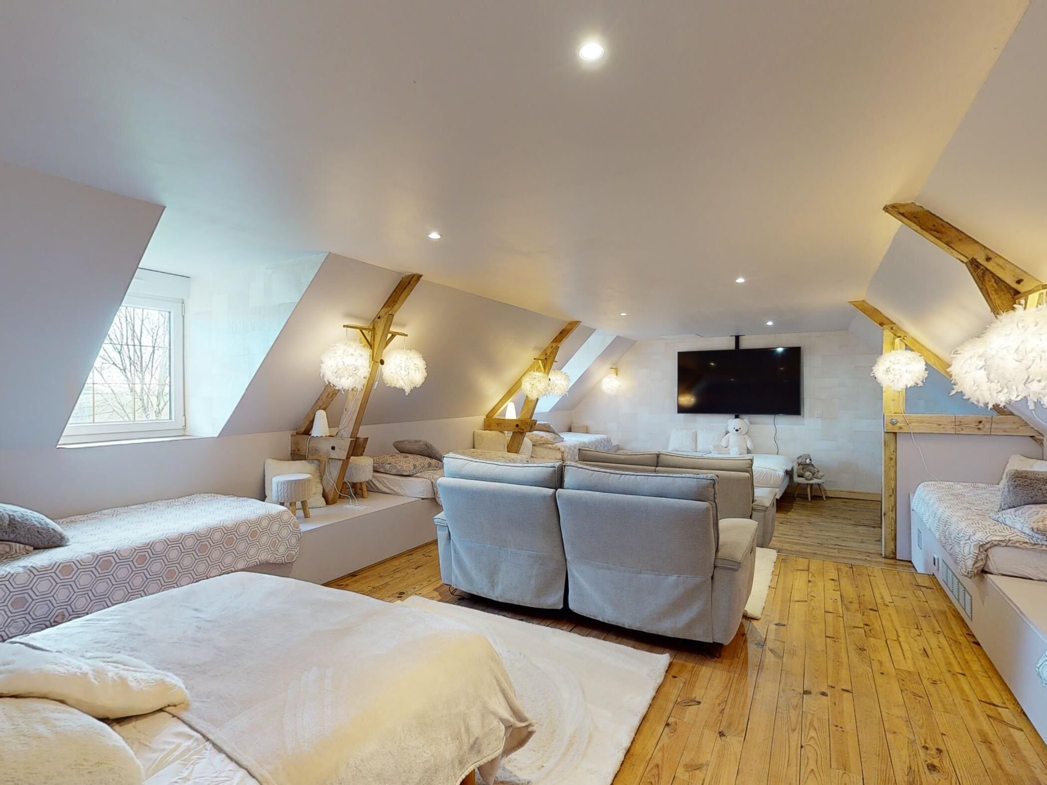 10 habitaciones, tabla de planchar con plancha y wifi 