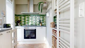 Refrigerador, microondas, horno y lavavajillas