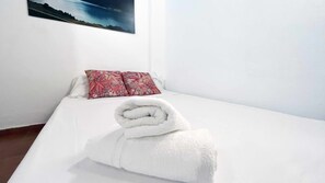 2 bedrooms, iron/ironing board, travel cot, free WiFi