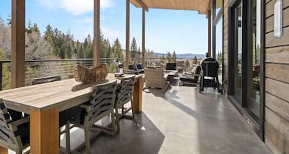 Mountain Modern Retreat w/Hot Tub