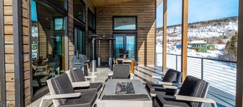 Mountain Modern Retreat w/Hot Tub