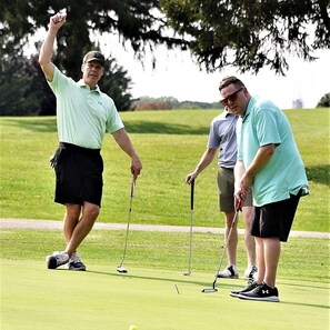 Golf - A cozy little house along Trail Creek awaits you. Relax. Unwind. Enjoy. (Michigan City)