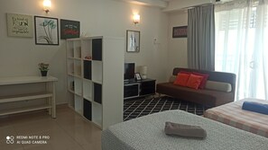 Interior - Spacious & Cozy Studio W/ POOL 5min to Pasar Siti Khadijah. Free WI-FI, NETFLIX (Kota Bharu)