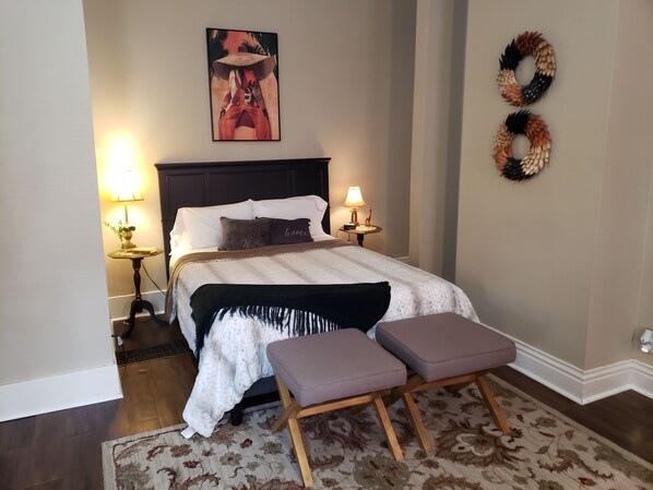 1 slaapkamer, een bureau, een strijkplank/strijkijzer, gratis wifi