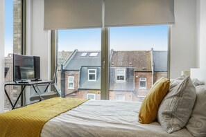 3 slaapkamers, een strijkplank/strijkijzer, wifi, beddengoed
