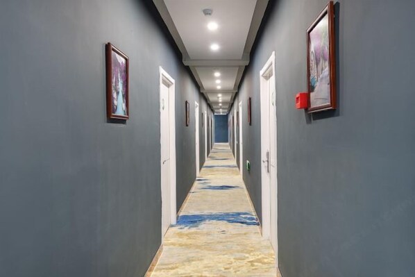 المنشأة من الداخل