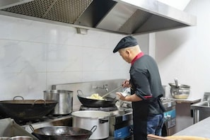 Restaurant - YFT Hotel (Haichang South Road Yintaicheng Branch) (Haining)