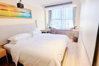 Vienna 3 Best Hotel (inan Changqing University Town)