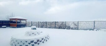 5BDR winter getaway with amazing views. Only 30 miles to ski resorts