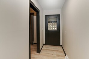 Interior - Amazing East Side 3BR 2BA Wifi SMRT TV (Wichita)