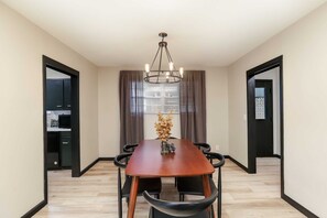 Dining - Amazing East Side 3BR 2BA Wifi SMRT TV (Wichita)