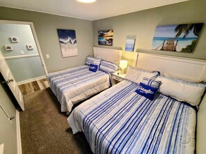 2 bedrooms, desk, iron/ironing board, travel cot - The Cottage At Long Lake (Portage)