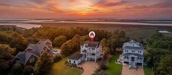 LUX Soundfront Home, Elevator, Pool, HotTub, Games, Renowned Currituck Club Access