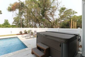 Bain à remous extérieur