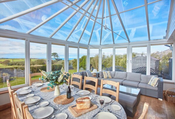 Dining - Little Seawynds is a lovely spacious property with panoramic coastal views set above the picturesque (Port Isaac)